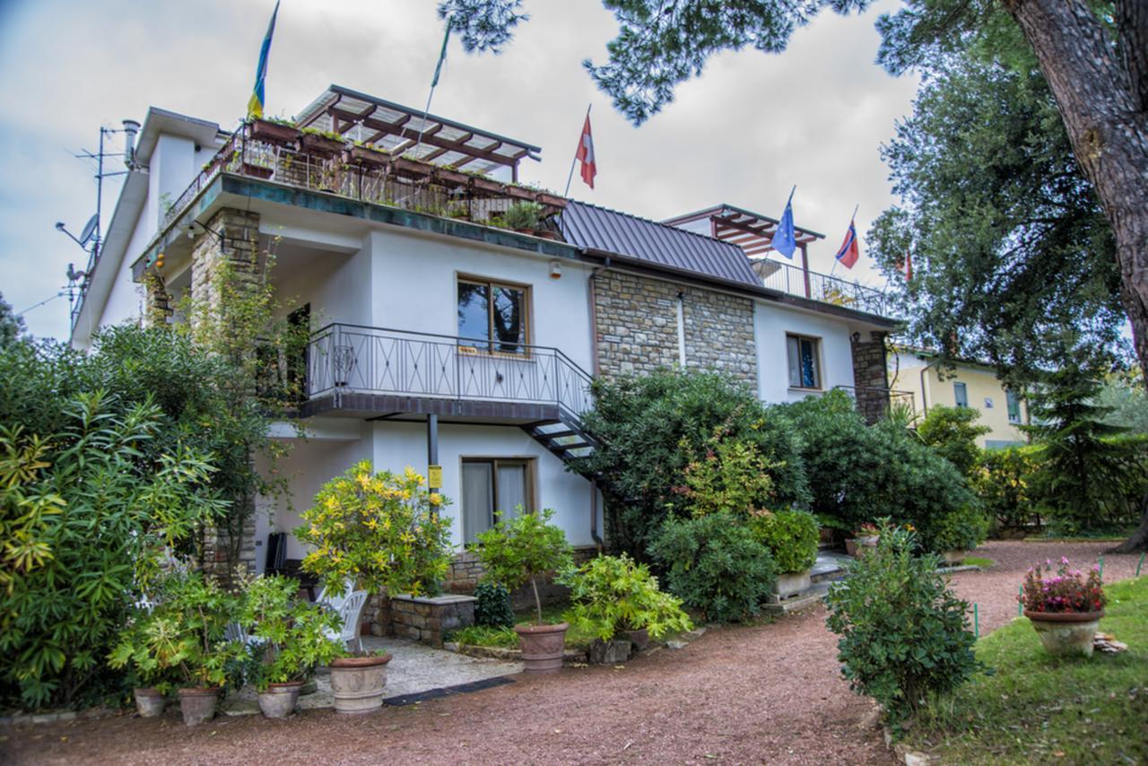 Aparthotel Casa Furrer Tirrenia Exteriér fotografie
