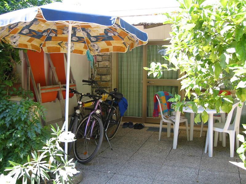 Aparthotel Casa Furrer Tirrenia Exteriér fotografie
